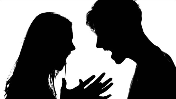 Wife: భార్యను నిద్రలేపి పిలుచుకుని వెళ్లాడు. ఎక్స్ ప్రెస్ రైలుకింద తోసేసి చంపేసిన శాడిస్టు భర్త, సీసీటీవీల్లో 