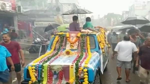 శునకం.. అంజలి