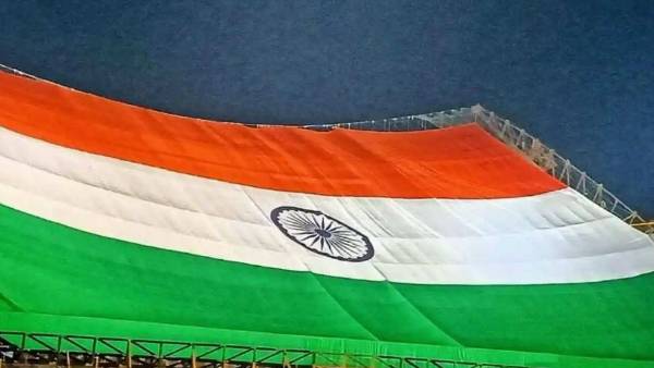 big flag shown at rajamahendra varam big flag shown at rajamahendra varam