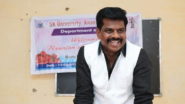 పార్టీకి దూరంగా..