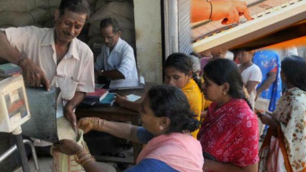 నెలవారీ రేషన్ రావట్లేదా ? ప్రభుత్వాన్ని పరిహారం కోరవచ్చు-ఆహార భద్రత చట్టం ఏం చెబుతోంది ?