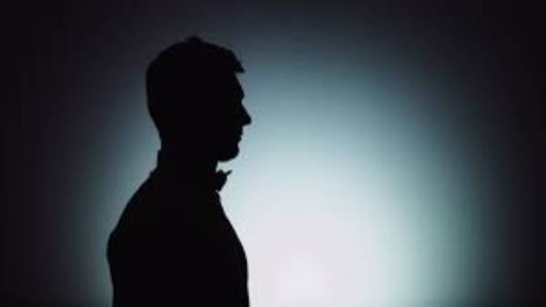 అనుమానం పెనుభూత‌మై... పిల్లల్ని అడ‌విలో వ‌దిలేశాడు??