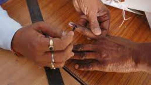  తెలంగాణలో కొత్త సంస్థ సర్వే..  ఆ పార్టీకి ఊహించని షాక్!! 35 స్థానాలు అత్యంత క్లిష్టం??