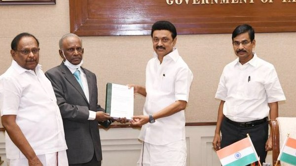 jayalalitha death : justice Arumughaswamy commission report submit to cm stalin jayalalitha death : justice Arumughaswamy commission report submit to cm stalin