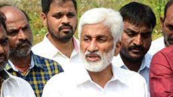 విగ్గురాజాకు హవాలా డబ్బు ? ఢిల్లీ చెట్లు కింద సర్వేలు అందుకే ! సాయిరెడ్డి సెటైర్లు