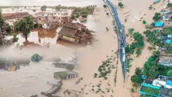 వరదనీటిలో పోలవరం విలీన గ్రామాల నిర్వాసితుల ధర్నా