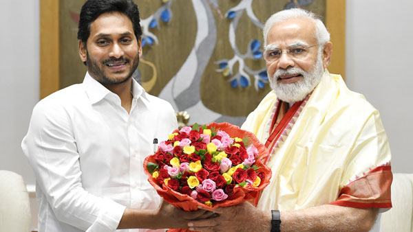 ఢిల్లీకి సీఎం జగన్ - ప్రధానితో భేటీ : పొత్తుల అంశం పై క్లారీటీ..!!