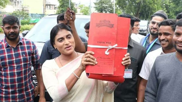YS Sharmila met Governor: demands action against corruption in Kaleshwaram YS Sharmila met Governor: demands action against corruption in Kaleshwaram