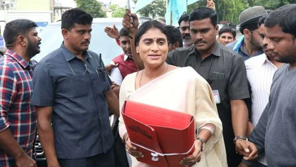 YS Sharmila met Governor: demands action against corruption in Kaleshwaram YS Sharmila met Governor: demands action against corruption in Kaleshwaram