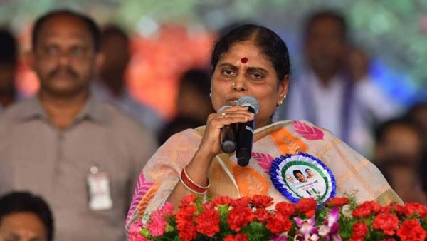 Kurnool: CM Jagans Mother Vijayamma escapes narrowly from an accident after the car tyre bursts Kurnool: CM Jagans Mother Vijayamma escapes narrowly from an accident after the car tyre bursts
