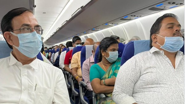 తెలుగు మహిళకు ఇండిగో విమానంలో అవమానం: మంత్రి కేటీఆర్ సీరియస్