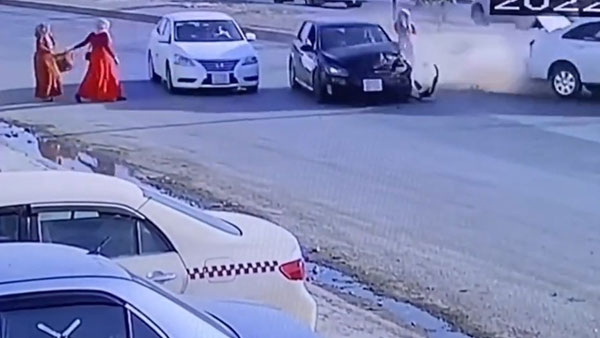 Viral Video: అదృష్టమంటే ఈమెదే.. త్రుటిలో తప్పిన ప్రమాదం.. కానీ..