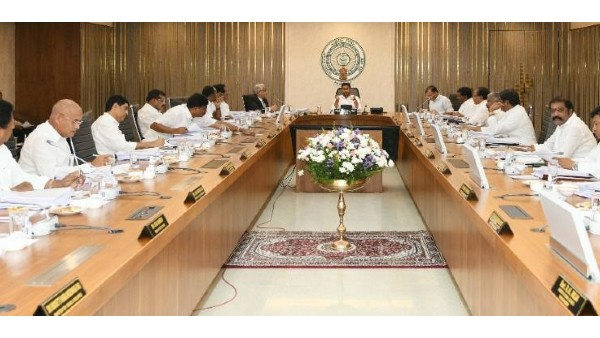 ఢిల్లీకి ఏపీ మంత్రులు - బొత్స సహా: జగన్ లక్ష్యానికి అనుగుణంగా..!!