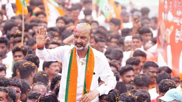 బండి సంజయ్ నాల్గవవిడత ప్రజాసంగ్రామ పాదయాత్ర నేటినుండే.. గ్రేటర్ హైదరాబాద్ లక్ష్యంగా సమరభేరి!!