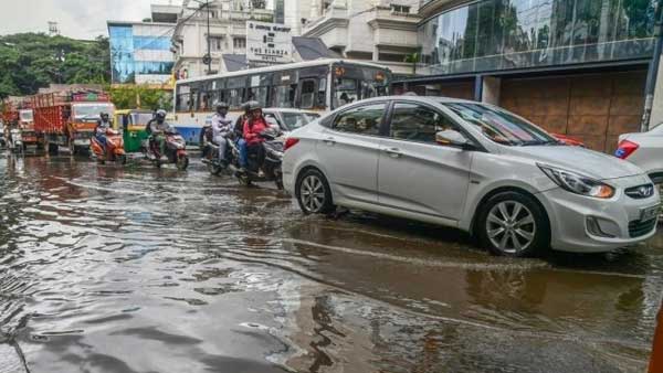 క్లౌడ్ బరస్ట్: రాత్రంతా కుండపోత - రికార్డు వర్షపాతం..!!