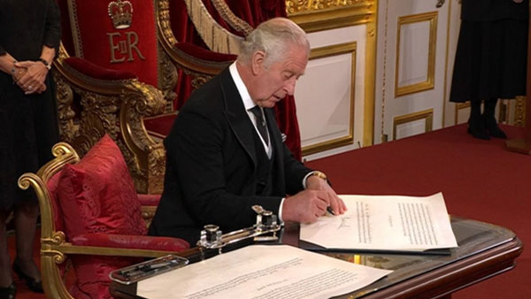 బ్రిటన్ లో ముగిసిన రాణిశకం-కొత్త రాజుగా ఛార్లెస్ 3 ప్రకటన- తన బాధ్యతలు తెలుసని వెల్లడి