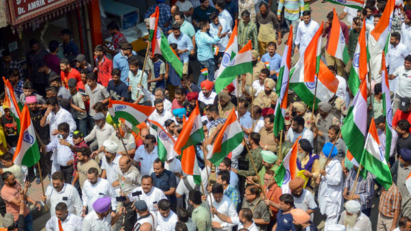 మోదీ ప్రభుత్వంపై కాంగ్రెస్ సమర భేరీ - నేడు మెహంగాయ్ పర్ హల్లా బోల్ ర్యాలీ..!!