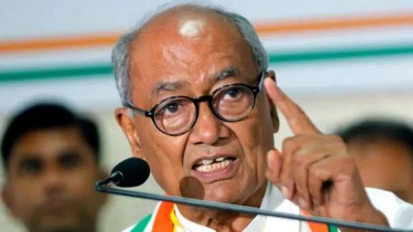 దిగ్విజయ్ వర్సస్ శశిథరూర్