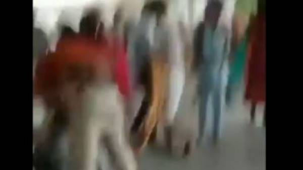 గతంలోనూ కత్తులు తీసుకుని దాడికి యత్నం