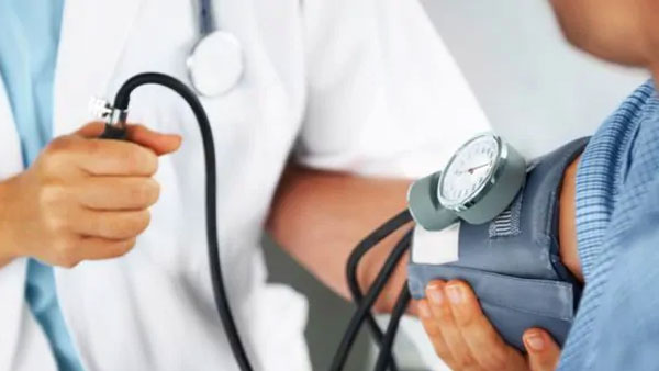 health tips: హైబీపీ తో బాధపడుతున్నారా? జీవనశైలి మార్చుకుని, ఈ చిట్కాలు పాటించి చూడండి!!