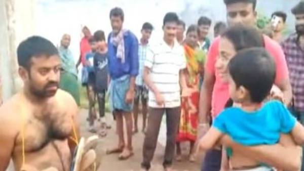 భర్తను కరెంట్ పోల్ కు కట్టేసి చెప్పుతో కొట్టిన భార్య.. మంథనిలో షాకింగ్ ఘటన