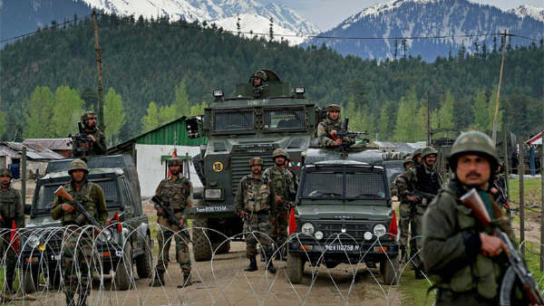 జమ్మూకాశ్మీర్ బోర్డర్ లో టెన్షన్: చొరబాట్లకు 250మంది ఉగ్రవాదులు రెడీ; ఇంటిలిజెన్స్ హెచ్చరిక!!!