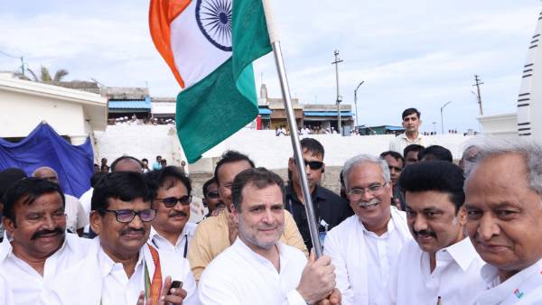 భారత్ జోడో యాత్ర ప్రారంభం-కన్యాకుమారిలో సభ-త్రివర్ణ పతాకం ఎవరి సొంతం కాదన్న రాహుల్