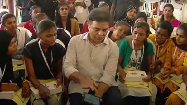IT and Municipal Minister KTR Sirisilla distributed the tabs to the students IT and Municipal Minister KTR Sirisilla distributed the tabs to the students