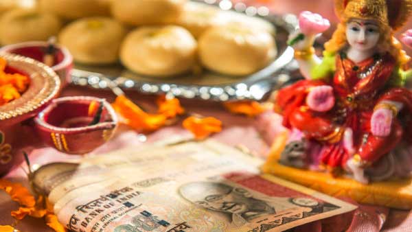 Vastu tips: స్త్రీలు స్నానంచేసిన తర్వాతే ఈ పనులు చేయాలి.. లేదంటే ఇంట్లో దరిద్రమే!!