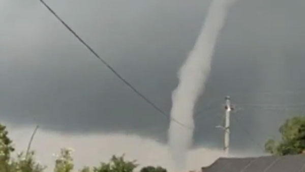 మంజీరా సొగ‌సు చూడ‌త‌ర‌మా..!!