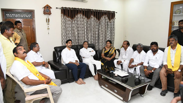 అవకాశం దొరికినప్పుడల్లా మంగళగిరి నియోజకవర్గంలో పర్యటన