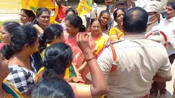  టీడీపీ నాయకులు, పోలీసుల మధ్య తోపులాట.. గుడివాడలో తీవ్ర ఉద్రిక్తత!
