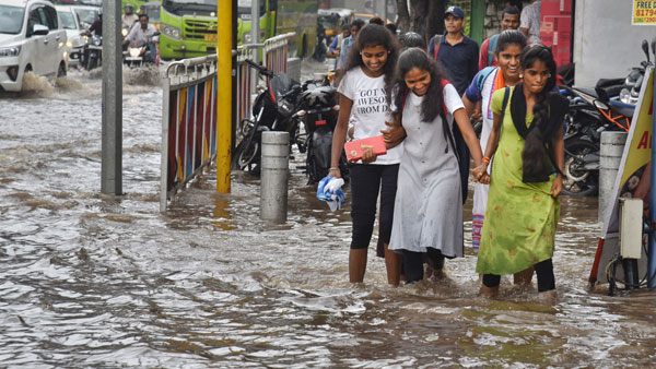 ఏపీ జిల్లాల్లోనూ భారీ వర్షాలు
