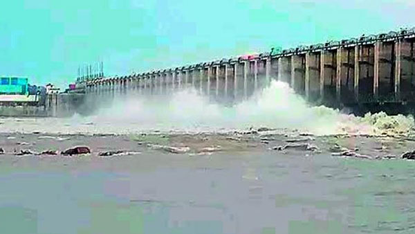 రాయలసీమ ప్రాజెక్టులకు భారీ వరద-శ్రీశైలం, తుంగభద్ర, సోమశిలలో అదే పరిస్ధితి...