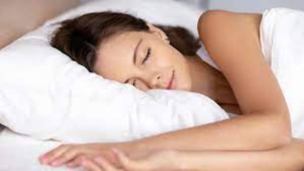 vastu tips: ప్రశాంతమైన నిద్ర, మెరుగైన ఆర్ధికస్థితి కావాలా? పడుకునేటప్పుడు ఈ పనులు చెయ్యండి!!