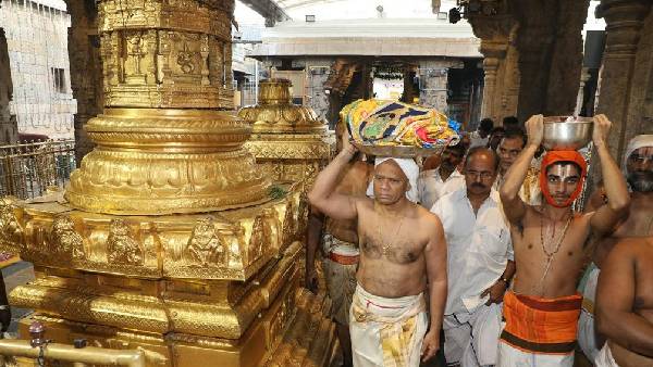 శ్రీవారి బ్రహ్మోత్సవాలకు తిరుమల ముస్తాబు: 27న వెంకన్న సేవలో జగన్ 