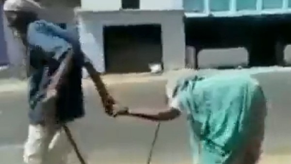 Viral Video: మలివయస్సులో కూడా వీడని బంధం.. ఇదే అస్సలైన భార్యభర్తల సంబంధం..