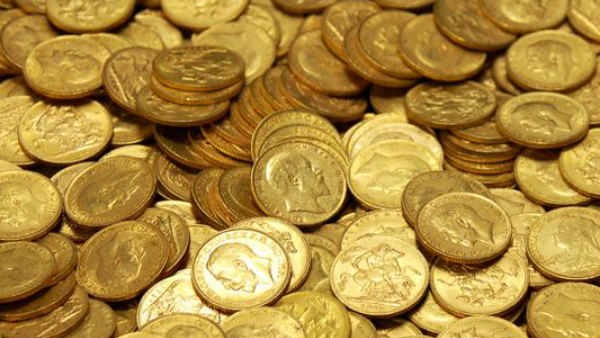 ఆ ఇంట్లో బయటపడ్డ వందల గోల్డ్ కాయిన్స్.. అసలేంటి మ్యాటర్..? 