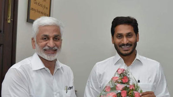 సుప్రీంకోర్టులో పిటిషన్ వెనక్కి తీసుకున్న జగన్, విజయసాయిరెడ్డి-కారణాలివే !