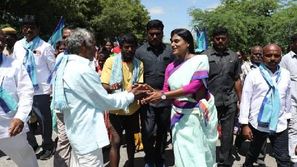 ఆంధ్రా కాంట్రాక్టర్లకు తెలంగాణ సొమ్ము ధారాదత్తం చేస్తున్న కేసీఆర్: మండిపడ్డ వైఎస్ షర్మిల 