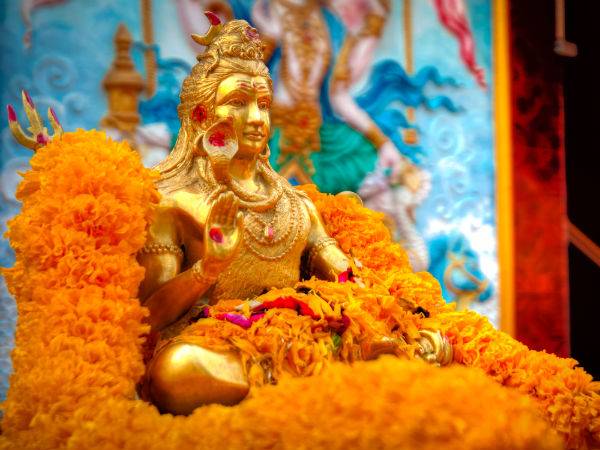 మధ్యాహ్నం భుజించి రాత్రి తినకుండా భక్తితో ఉండటం
