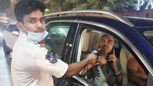 Hyderabad Banjara Hills traffic si commits suicide on rail track Hyderabad Banjara Hills traffic si commits suicide on rail track