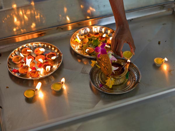 పగలంతా ఉపవాసం చేసి రాత్రి భుజించటం