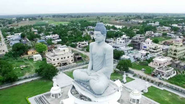 పోటీగా వైసీపీ వికేంద్రీకరణ సభ
