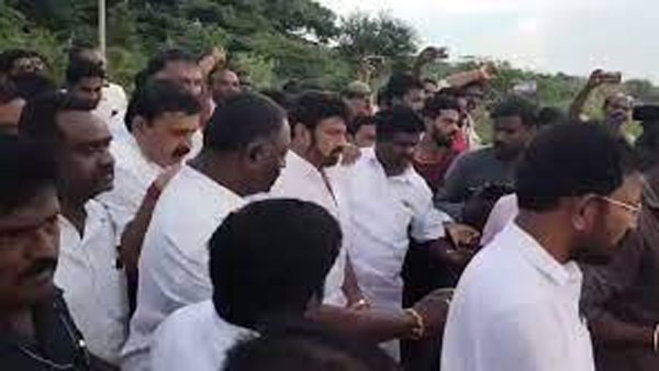 బాలకృష్ణ ను చూడటం కోసం నదిలోకి దూకేసిన అభిమాని