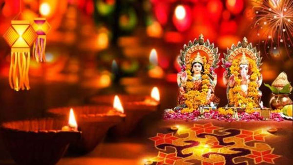 దీపావళి పండుగనాడు ఈ నాలుగింటిని చూస్తే లక్ష్మీ కటాక్షం