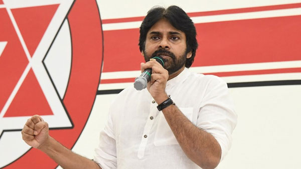 విశాఖ గర్జన రోజే..