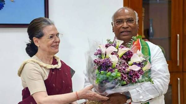 కాంగ్రెస్ ప్రక్షాళన మొదలు