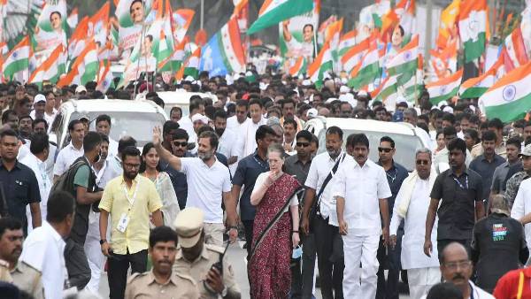 Congress Chief Sonia Gandhi joins Rahul Gandhi Bharat Jodo Yatra at Mandya in Karnataka Congress Chief Sonia Gandhi joins Rahul Gandhi Bharat Jodo Yatra at Mandya in Karnataka