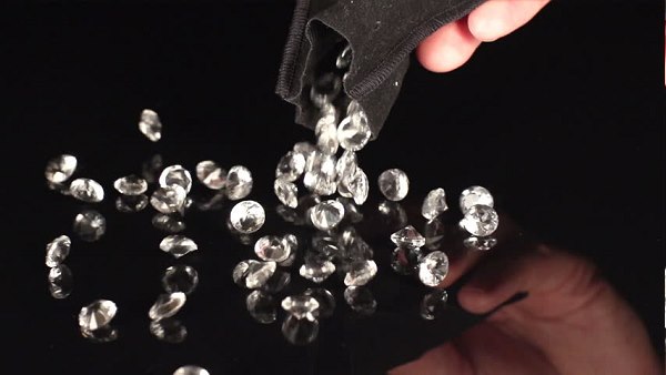 A bag of gold jewelry found at Park Hyatt Hotel after 10 days A bag of gold jewelry found at Park Hyatt Hotel after 10 days